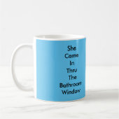 浴室の窓の芸術のコーヒー・マグを通して コーヒーマグカップ (左)