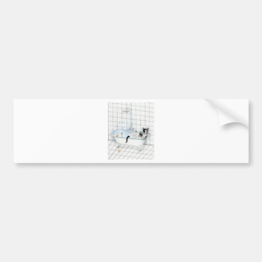 浴槽読の中の猫の新聞 バンパーステッカー (正面)