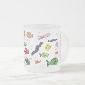 海おもしろい生き物のイラストレーション フロストグラスマグカップ (正面右)