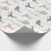海お洒落の動物の装飾の下の小さな鯨 ラッピングペーパー (角)