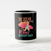 海がサーファーを呼ぶ マグカップ (中央)