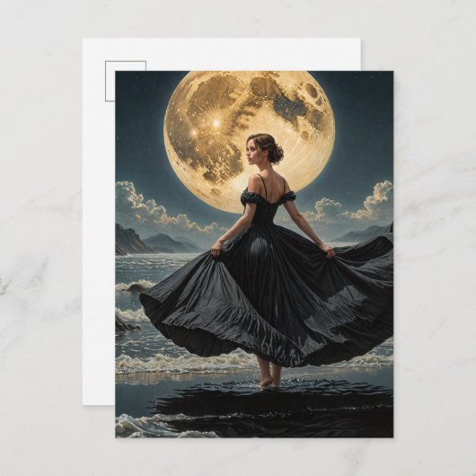 海がムーンウーマンの下で黒いドレスを着て踊る ポストカード (正面/裏面)