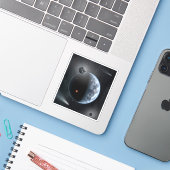 海が表面を覆う地球のような惑星。 シール (ノートパソコンとiPhone)