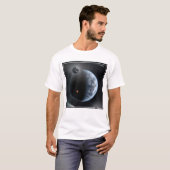 海が表面を覆う地球のような惑星。 Tシャツ (正面フル)