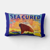 海で硬化したブランドのレモンのクラートラベルプリント ランバークッション (裏面)