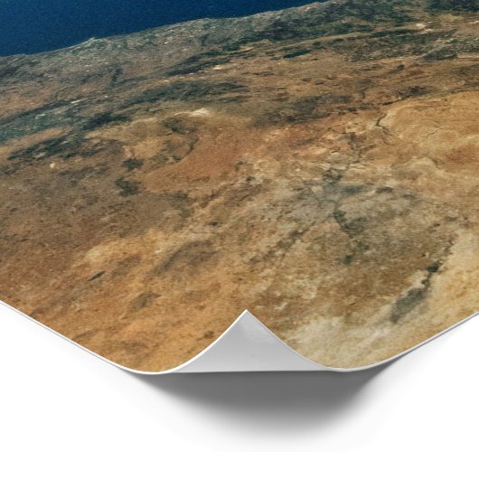 海とキプロス地中海の島の上のほこり ポスター (角)