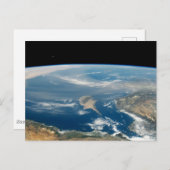 海とキプロス地中海の島の上のほこり ポストカード (正面/裏面)