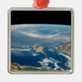 海とキプロス地中海の島の上のほこり メタルオーナメント (正面)