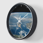 海とキプロス地中海の島の上のほこり 壁時計 (傾斜)