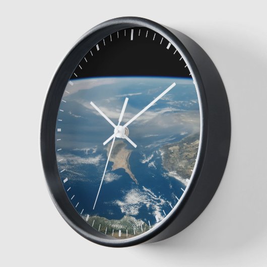 海とキプロス地中海の島の上のほこり 壁時計 (傾斜)