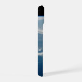 海とキプロス地中海の島の上のほこり iPhone 15ケース (右側面)