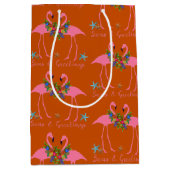 海とグリーティングフラミンゴカップルのクリスマス ミディアムペーパーバッグ (正面)