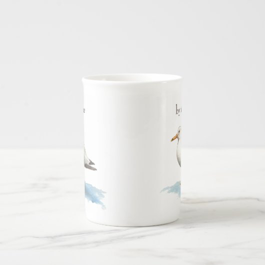 海によって行うカモメ ボーンチャイナマグカップ (正面)