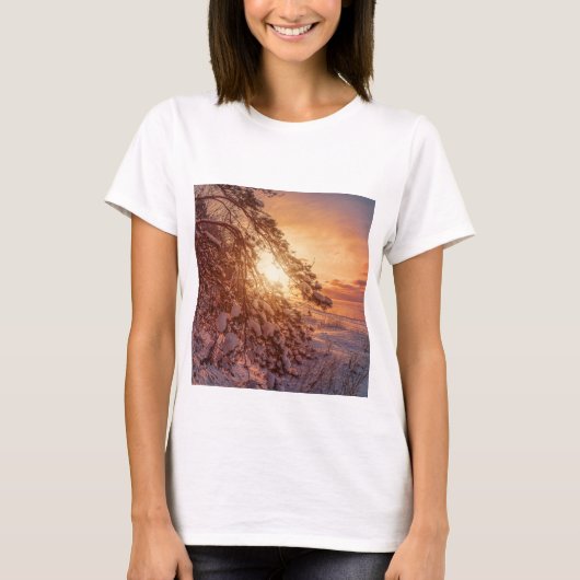 海に沈む夕日と松の木 Tシャツ (正面)