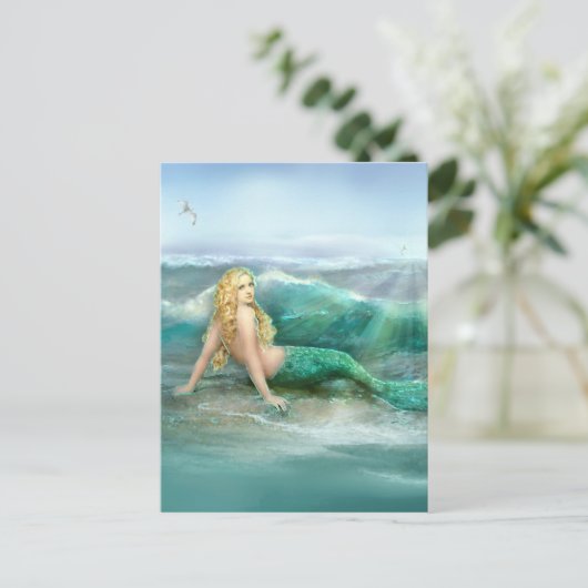 海に浮かぶ人魚の波と海の魚 ポストカード (スタンド正面)