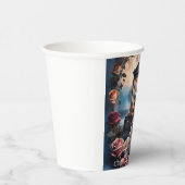 海のそばに立つ美しい花嫁と花婿 紙コップ (右)