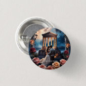 海のそばに立つ美しい花嫁と花婿 缶バッジ (正面&裏面)