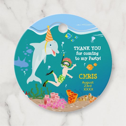 海のイルカと男の子の誕生日のパーティーの下で フェイバータグ (正面)