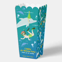 海のイルカと男の子の誕生日のパーティーの下で フェイバーボックス