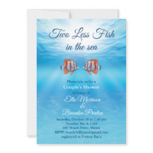 海のカップルのショウェで水中の2つ少ない魚