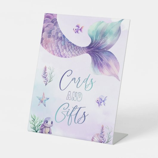 海のカードとギフトの下の人魚 台座サイン (正面)