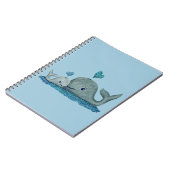 海のクジラのお母さんおよびベビーの水泳 ノートブック (左側)