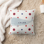 海のグレーの水彩クジラ 赤 青 ネーム クッション (ブランケット)