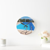 海のステップの青いプール ラウンド壁時計 (ホーム)