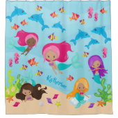 海のバスルームの下にかわいい漫画の人魚の少女 シャワーカーテン (正面)