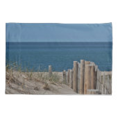 海のビーチおよびビーチの塀 枕カバー (裏面)