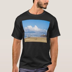 海のビーチのサンフランシスコカリフォルニアプロダクト Tシャツ