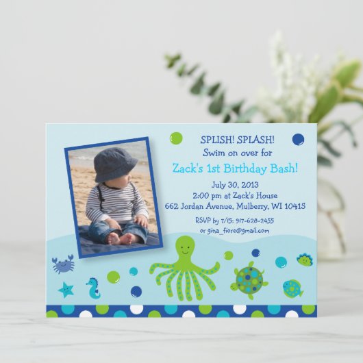 海のプールを囲んでのパーティの誕生日の招待状の下 招待状 (スタンド正面)