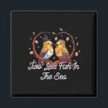 海のプーンの花嫁とグ結婚ロの中の魚を二つ減らす マグネット<br><div class="desc">海のプンの花嫁と花婿の結婚ジョークの中で二つ少ない魚</div>