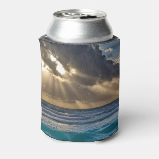 海の上で雲を切り抜ける太陽 缶クーラー (缶裏面)