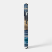 海の上で雲間から顔を出す太陽 iPhone 15ケース (左側面)