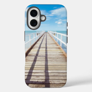 海の上の桟橋から表示 iPhone 16ケース