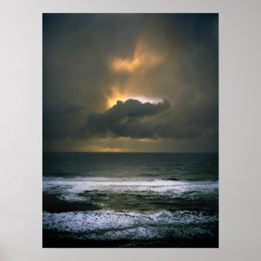 海の上の目 ポスター (正面)