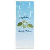 海の下でかわいいウミガメの赤ちゃんシャワー ワインギフトバッグ (裏面)