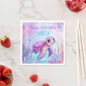 海の下でかわいい亀のピンク紫の誕生日 スタンダードカクテルナプキン (インサイチュ)