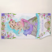 海の下でピンクと紫の人魚（ブロンド） ビーチタオル (正面)