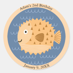 海の下で微笑むフグ誕生日 ラウンドシール