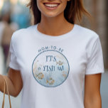海の下にいるのは魚の母だ Tシャツ<br><div class="desc">お母さんカスタマイズ、お母さん、お母さんなど、O-fish妊娠の告知Tシャツ。海の下でクジラ、魚、サンゴと青とベージュの自然で穏やかな水色のデザイン。レタリングとお洒落bohoスタイリングは、鯨の赤ちゃんシャワー航海の、赤ちゃんシャワー、海と海動物のテーマの下で最適。招待状、文房具、ゲーム、イベントの日の装飾の調整については、私のWhale Baby Shower Collectionを参照するか、メッセージを表示して必要な追加アイテムを追加する。</div>