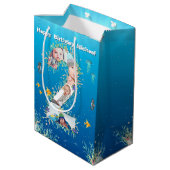 海の下の大きな第2の誕生日フォトコラージュ ミディアムペーパーバッグ (裏面アングル)