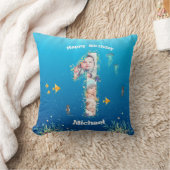 海の下の大きな1歳の誕生日フォトコラージュ クッション (ブランケット)