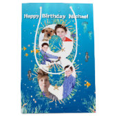 海の下の大きな8誕生日の写真コラージュ ミディアムペーパーバッグ (正面)