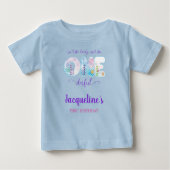 海の下の女の子たち 1歳の誕生日パーティー 青 ベビーTシャツ (正面)