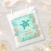 海の下の最初の誕生日の亀パーティー フェイバーバッグ (クリップ留めされた状態)