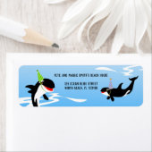 海の下の最初の誕生日orca whale baby girl ラベル (インサイチュ)