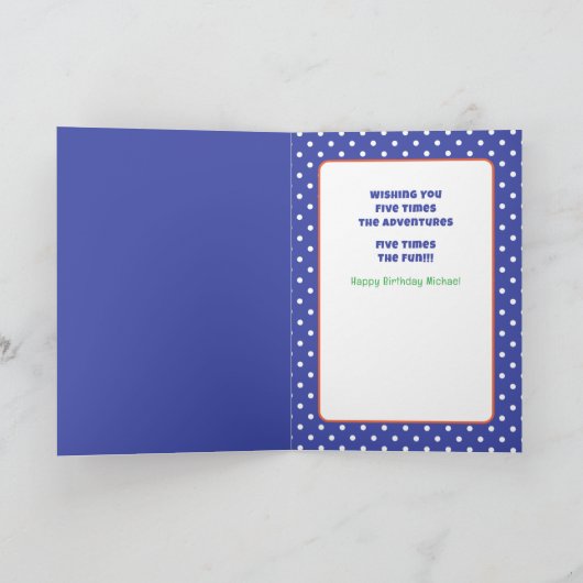 海の下の第五誕生日オレンジの魚の漫画 カード (内部)