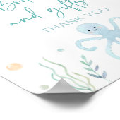 海の下の青いパステルの本とギフトサイン ポスター (角)